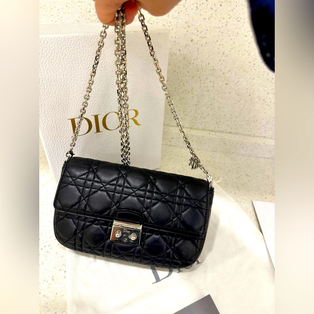 Authentic Dior Bag.
My dior mini bag.

Very good condition.